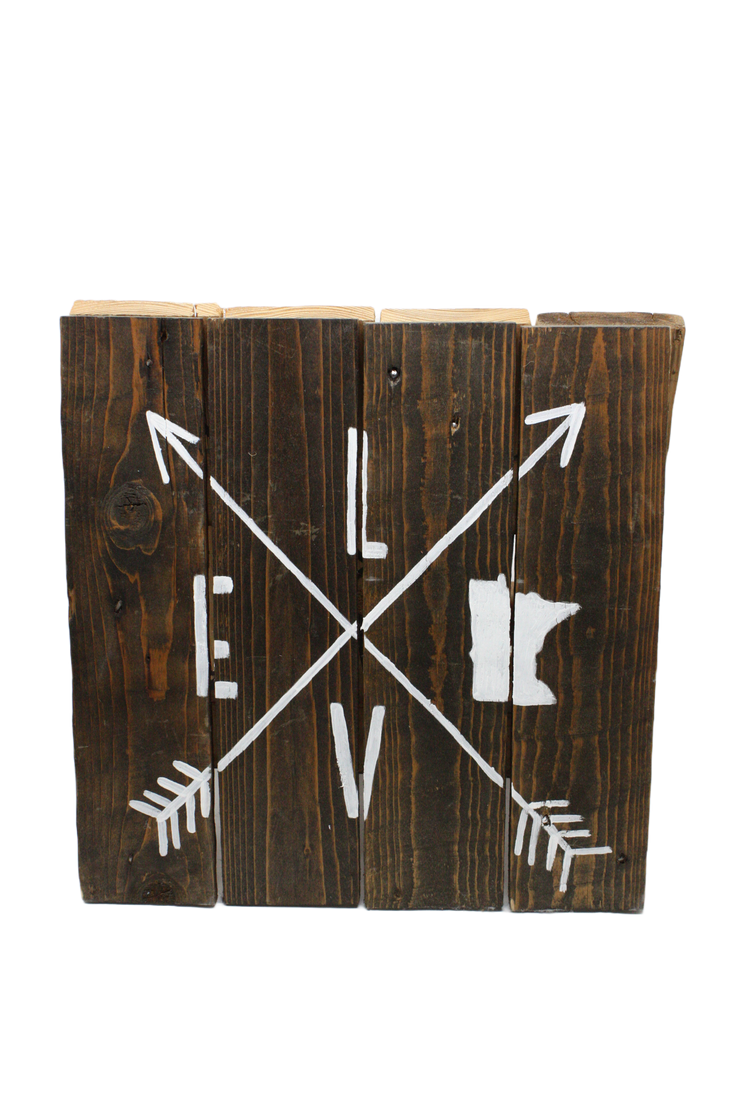 LOVE MN Arrow - Wood Pallet Sign